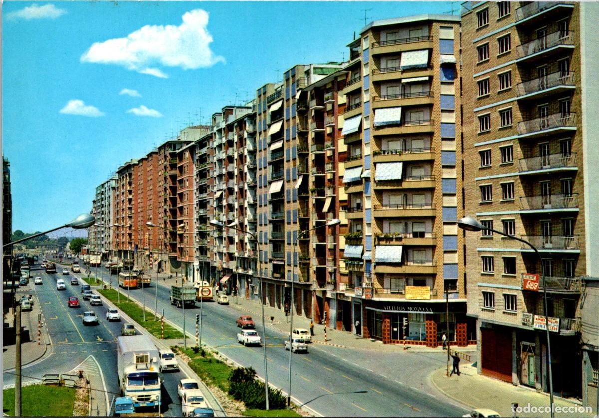 Postales: Zaragoza - Avda. de Navarra - Hombre Cargando Escalera - Azulejos Monz&oacute; - Cami&oacute;n Reparto SKOL