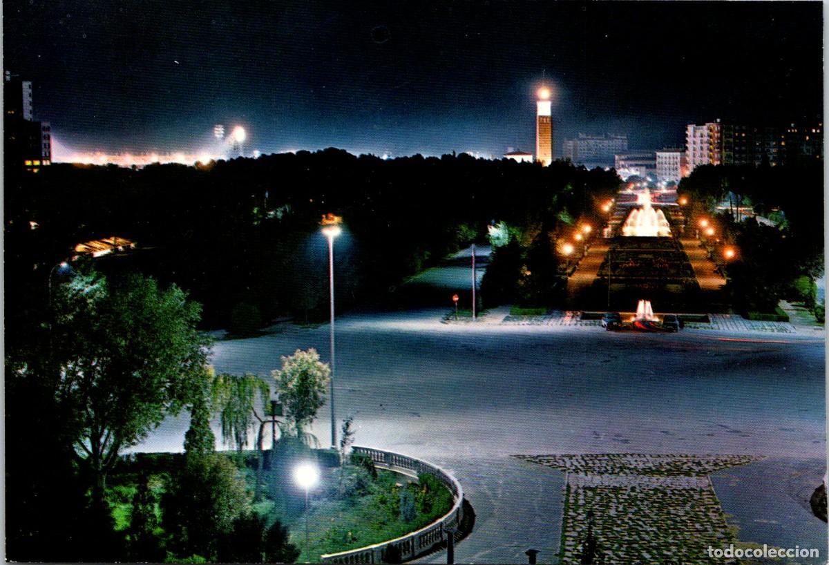 Postales: Zaragoza-Parque Primo de Rivera-Aspecto nocturno-Garc&iacute;a Garrabella 62-148x101mm-Luces de la Romareda