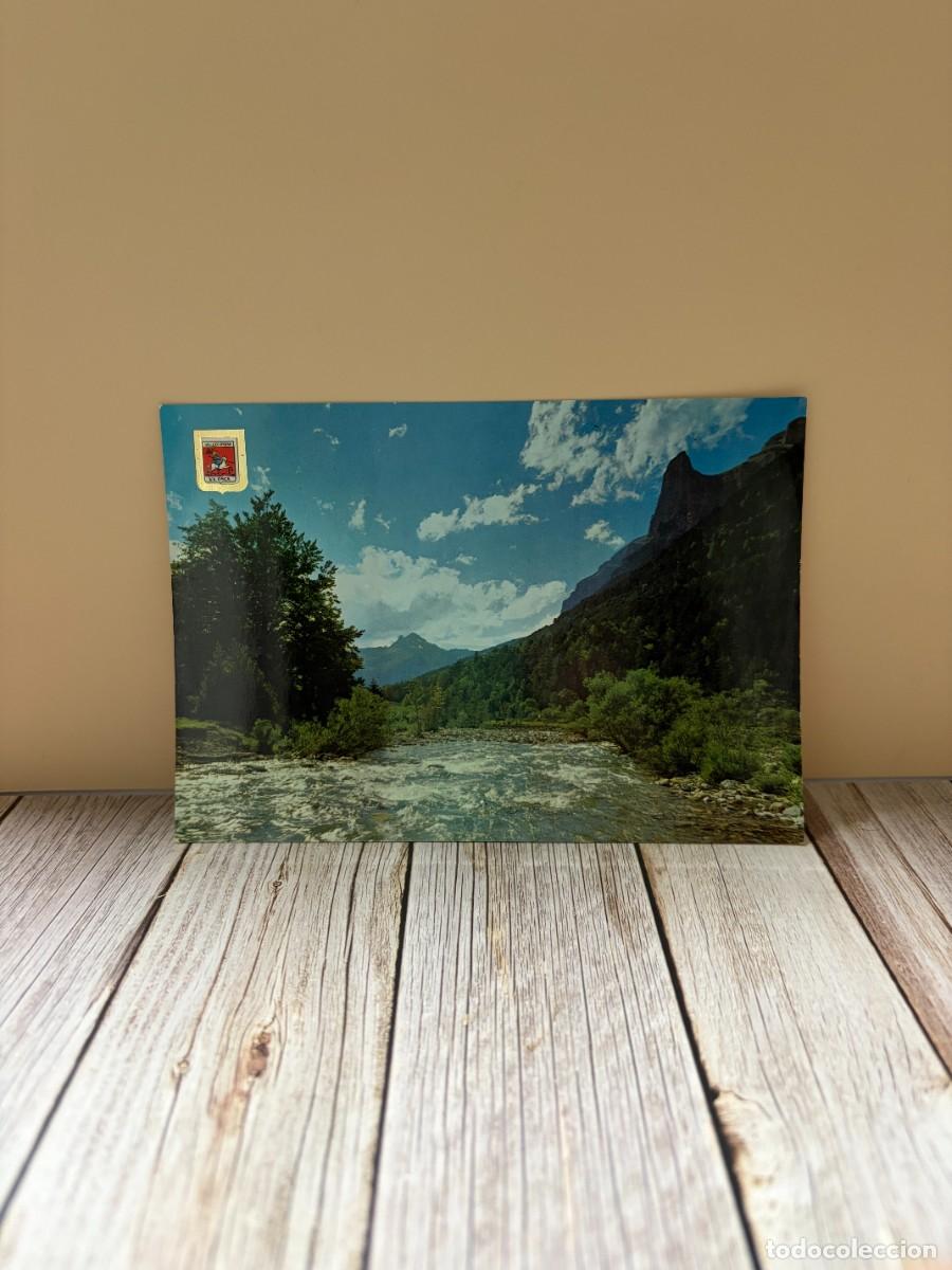 Postales: TARJETA POSTAL. HUESCA. 419.- PARQUE NACIONAL DE ORDESA. R&Iacute;O ARAZA. AL FONDO PICO DE OTAL.