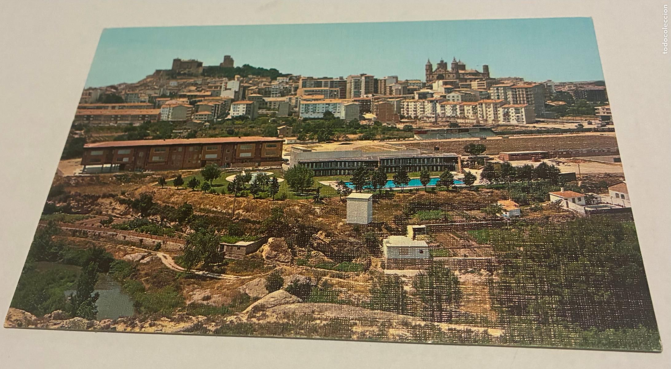 Postales: POSTAL ALCA&Ntilde;IZ TERUEL, PANORAMICA CASTILLO CALATRAVO Y COLEGIATA CIUDAD DEPORTIVA Y RIO GUADALUPE