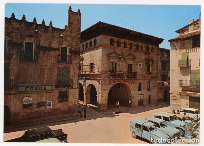 Postales: em04572 Valderrobles Plaza De Espa&ntilde;a Y Ayuntamiento Fc N&ordm;6 sc 2cv renault 4 jeep fonda futbol