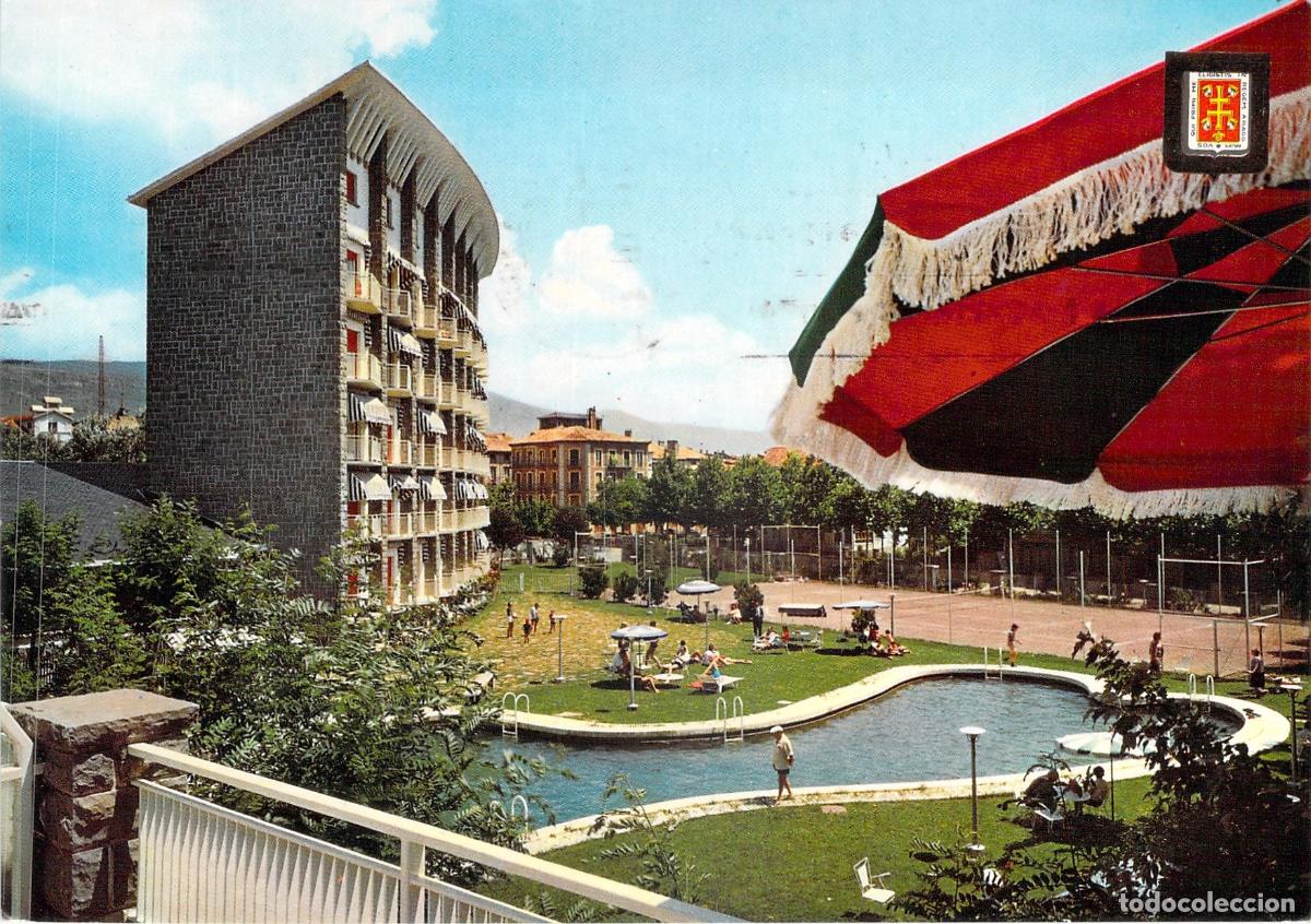 Postales: Postal de Jaca - Gran Hotel y Piscina en el Pirineo Aragon&eacute;s