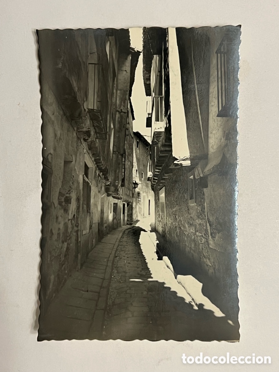 Postales: ALBARRAC&Iacute;N (Teruel) Postal No.2, Calle Portal de Molina. Edic., Arribas (h.1950?) S/C