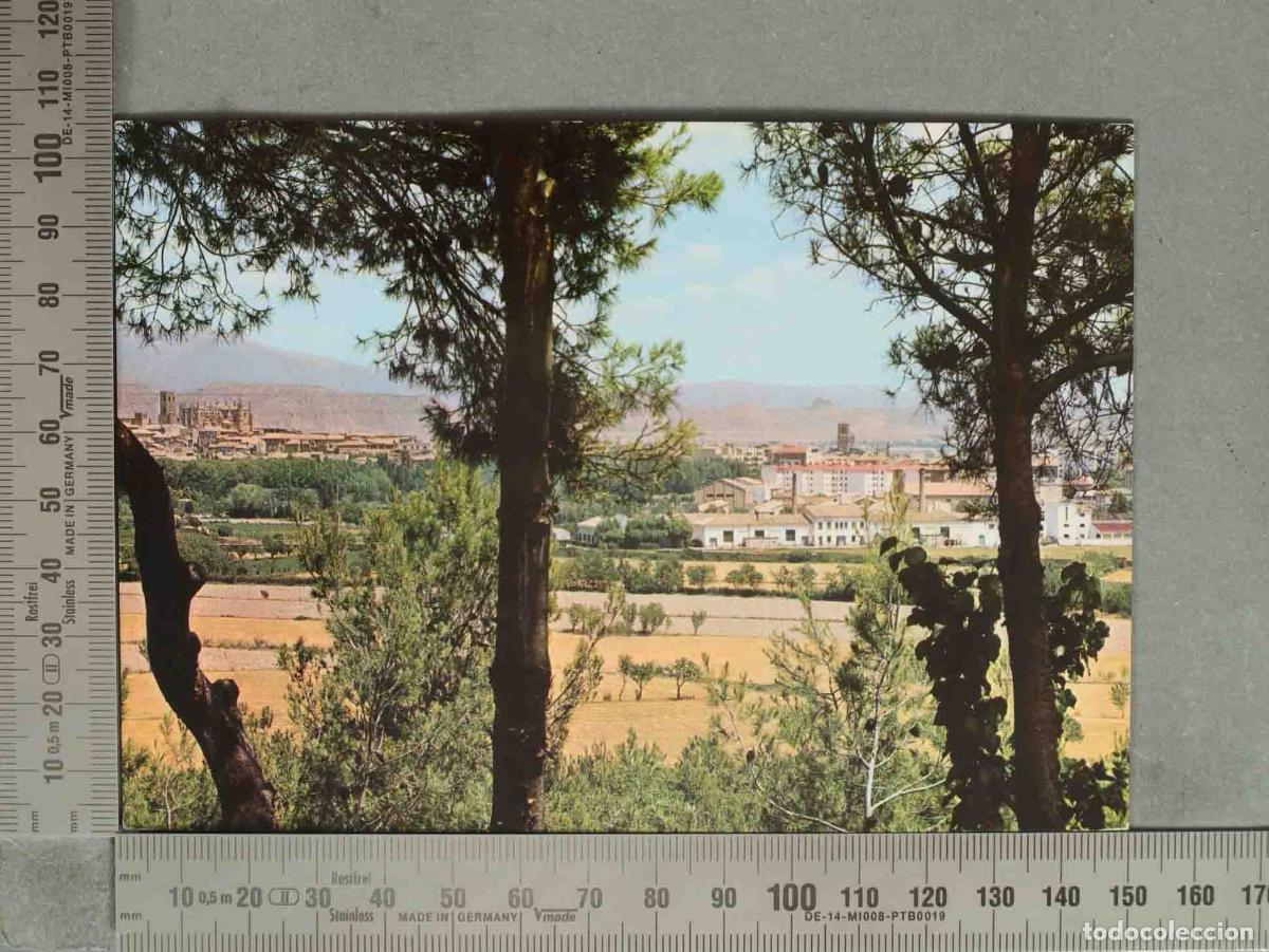 Cartoline: POSTAL. Alqu&eacute;zar - Huesca - Vista general con pinos en primer t&eacute;rmino