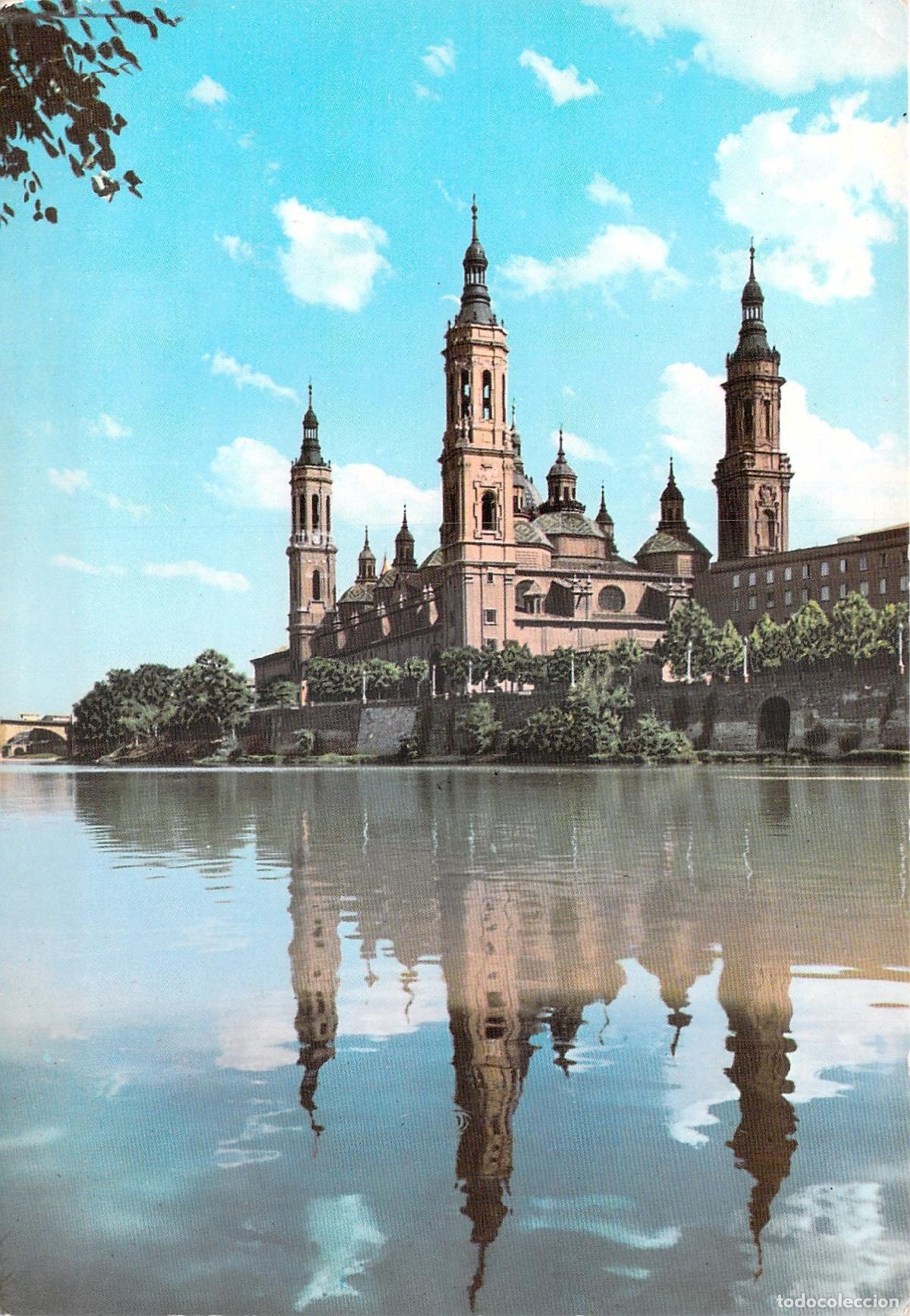 Postales: Postal de la Bas&iacute;lica del Pilar en Zaragoza reflejada en el r&iacute;o Ebro