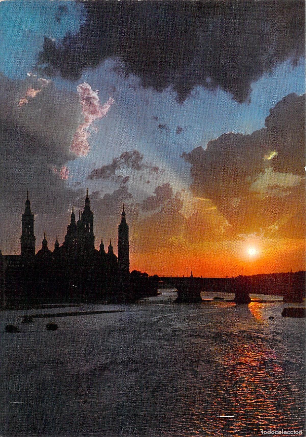 Postales: Postal de Zaragoza al atardecer sobre el r&iacute;o Ebro