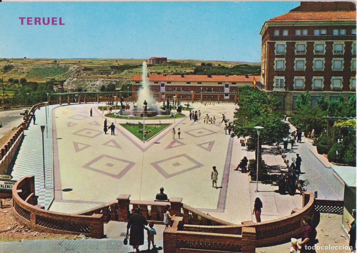 Postales: TERUEL, GLORIETA CON LA NUEVA FUENTE LUMINOSA &ndash; EDICIONES PARIS N&ordm;657 &ndash; S/C