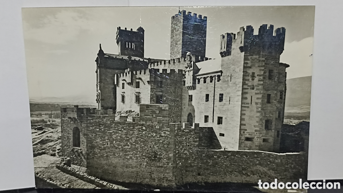 Postales: El castillo de Javier vista general