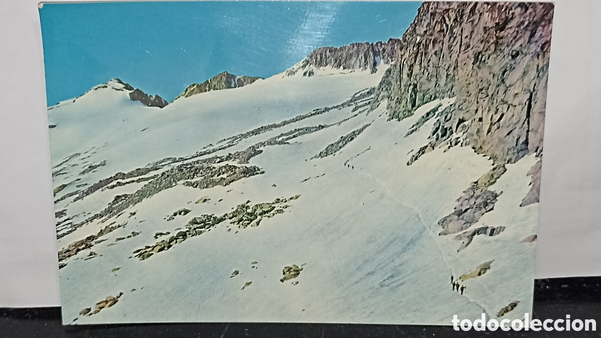 Postales: Benasque Pirineo aragon&eacute;s glaciar y cima del Aneto