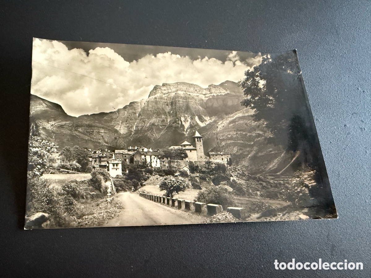 Postales: Postal. TORLA ( Alto Pirineo Aragon&eacute;s ) El Pueblo y al fondo Mondarruego