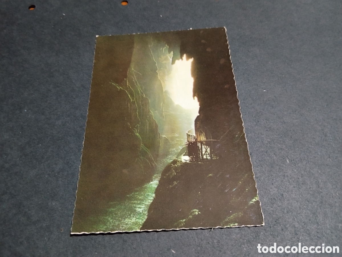 Postales: Postal monasterio de piedra