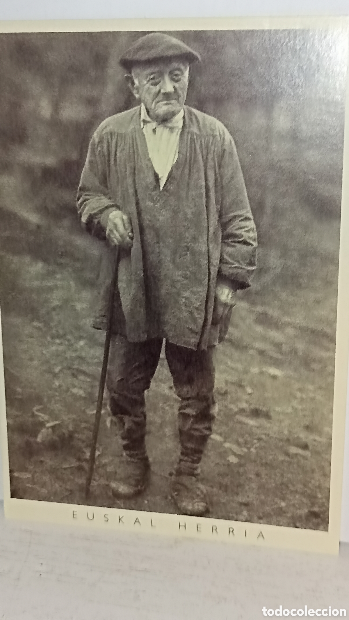 Postales: Mint un paisano Roberto ser&iacute;a autor