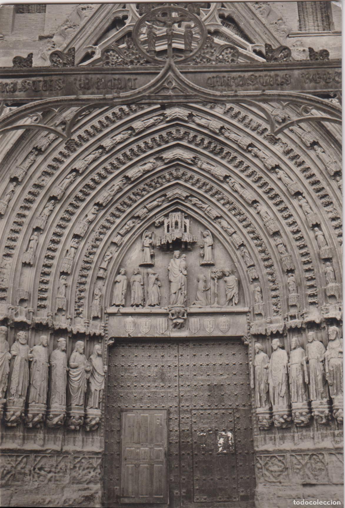 Postales: HUESCA, CATEDRAL, PUERTA PRINCIPAL, ESTILO G&Oacute;TICO - EDICIONES MONTA&Ntilde;ES N&ordm;1 - S/C