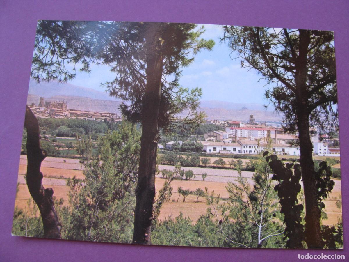 Postcards: POSTAL DE HUESCA. VISTA PANORAMICA AL FONDO CASTILLO MONTEARAGON. ED. SICILIA