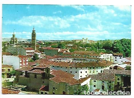 Postales: CIUDAD MUDEJAR, VISTA PARCIAL, AL FONDO LA CATEDRAL, EN PRIMER PLANO, LA PLAZA DE TOROS.- TARAZONA