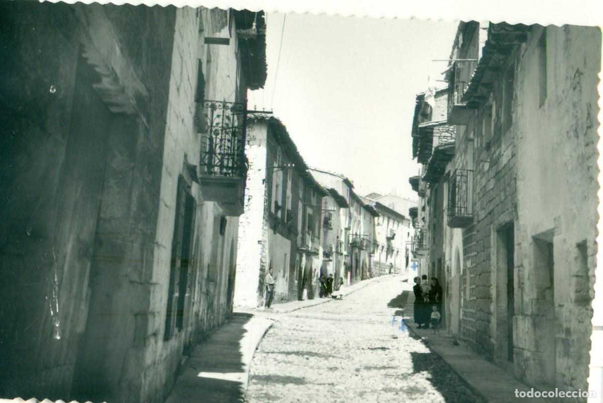 Postales: ZARAGOZA. LUESIA. CALLE DE JOS&Eacute; ANTONIO. ESCRITA EN 1962. RARA.