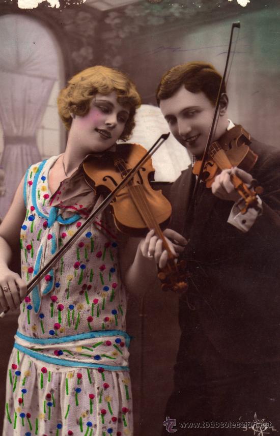 Postales: PAREJA TOCANDO EL VIOLIN - Foto 1