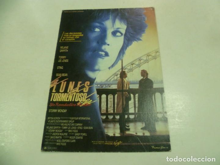 Postales: Postal Lunes tormentoso - Foto 1