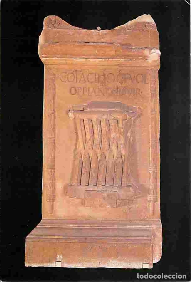 Cartes Postales: Art - Antiquit&eacute; - Cippe de Caius Otacilius Oppianus Quattuorvir avec la repr&eacute;sentation du bisellium