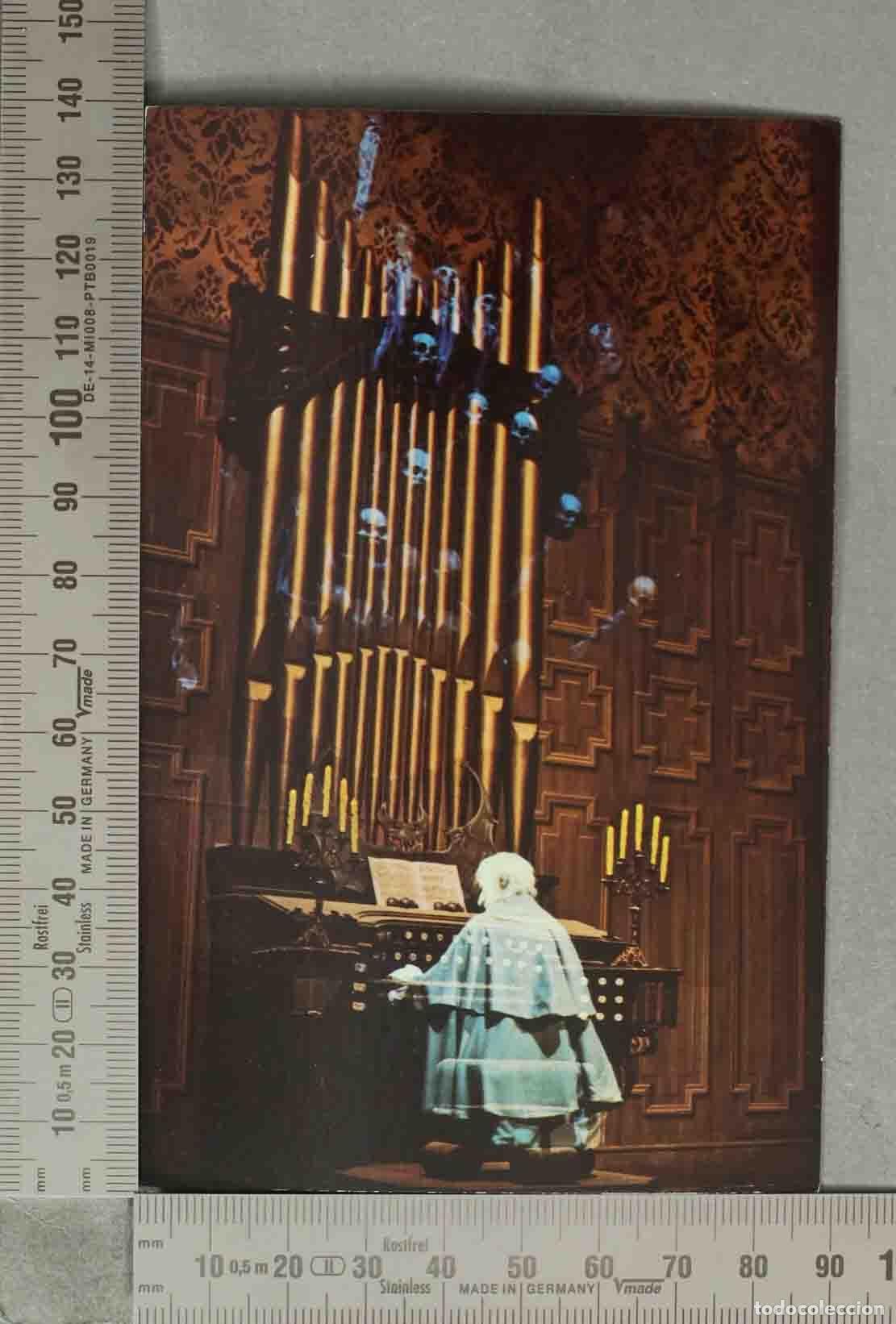 Cartes Postales: POSTAL. Walt Disney World - Haunted Mansion - Ghostly Organist Plays Haunting Refrain