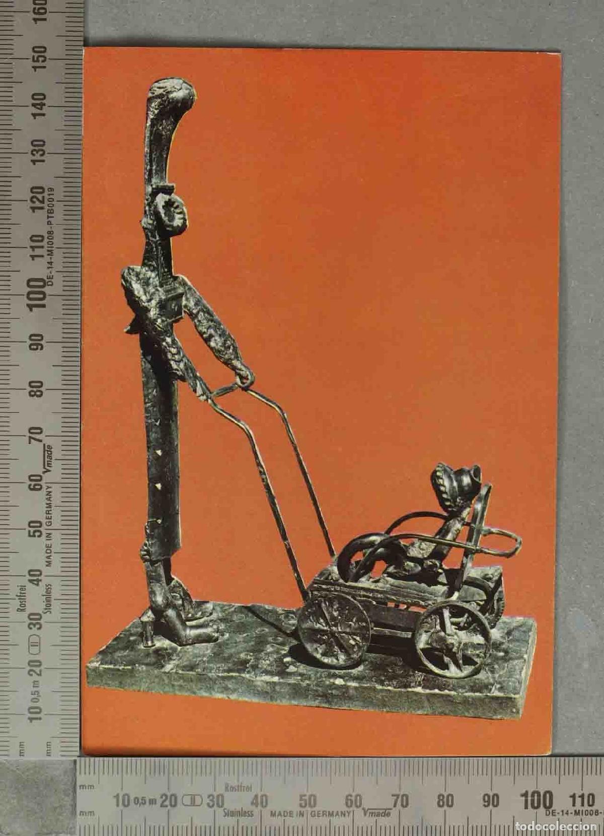 Postkarten: POSTAL. Picasso Woman with Baby Carriage bronze sculpture art