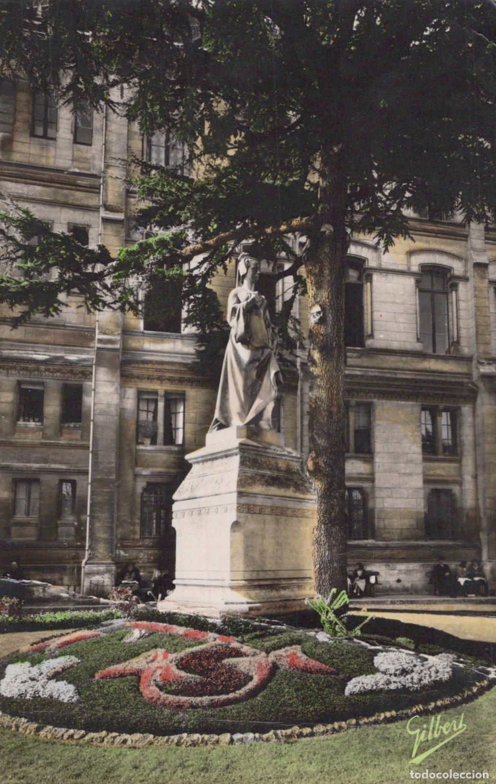 Postales: France Angoul&ecirc;me Statue de Marguerite de Valois *YAD200