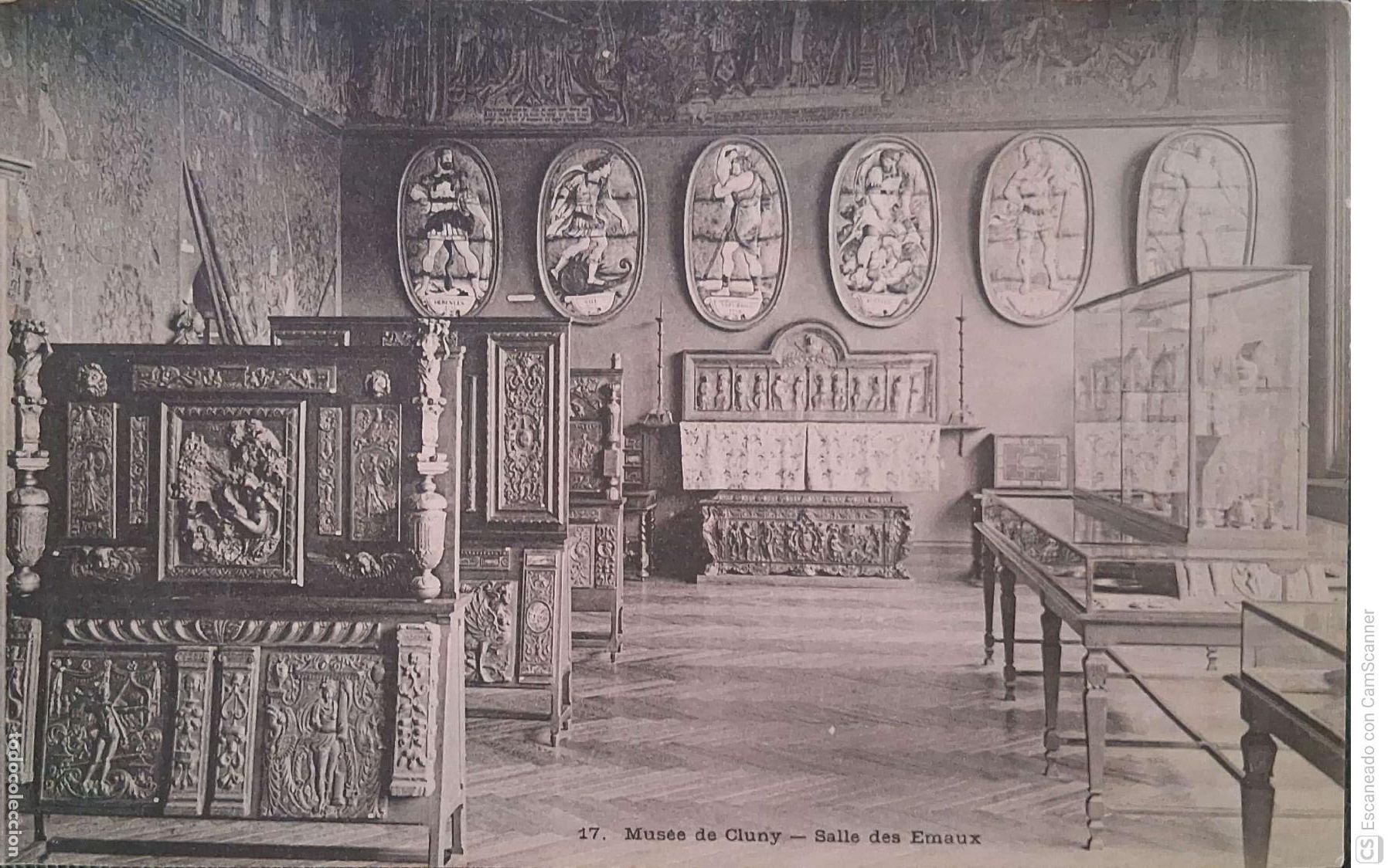 Postales: Museo de Cluny (Francia). 17 Sala de los Esmaltes. Blanco/Negro. Nueva.