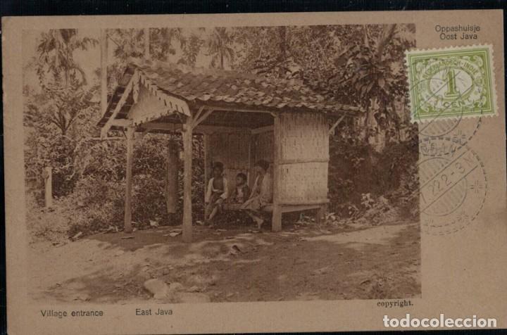 Postales: Entrada al pueblo. Este de Java. / Circulada y sellada Pekalongan Java 1924 - Foto 1