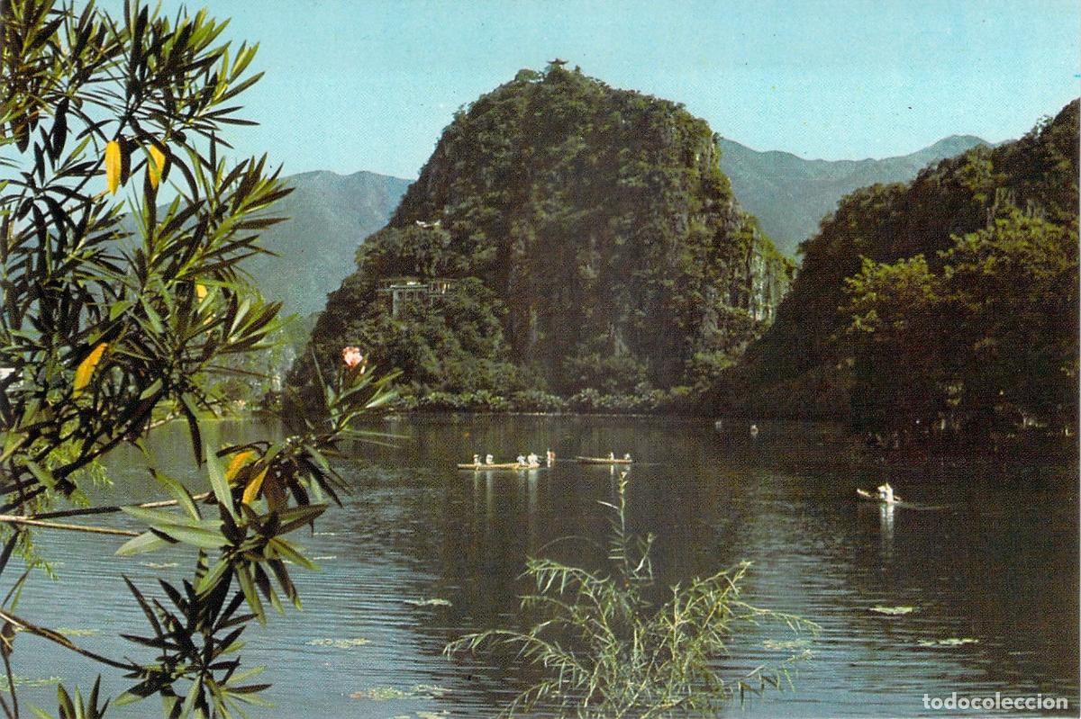 Postales: Postal de Botes de Remo en el Lago Star, China
