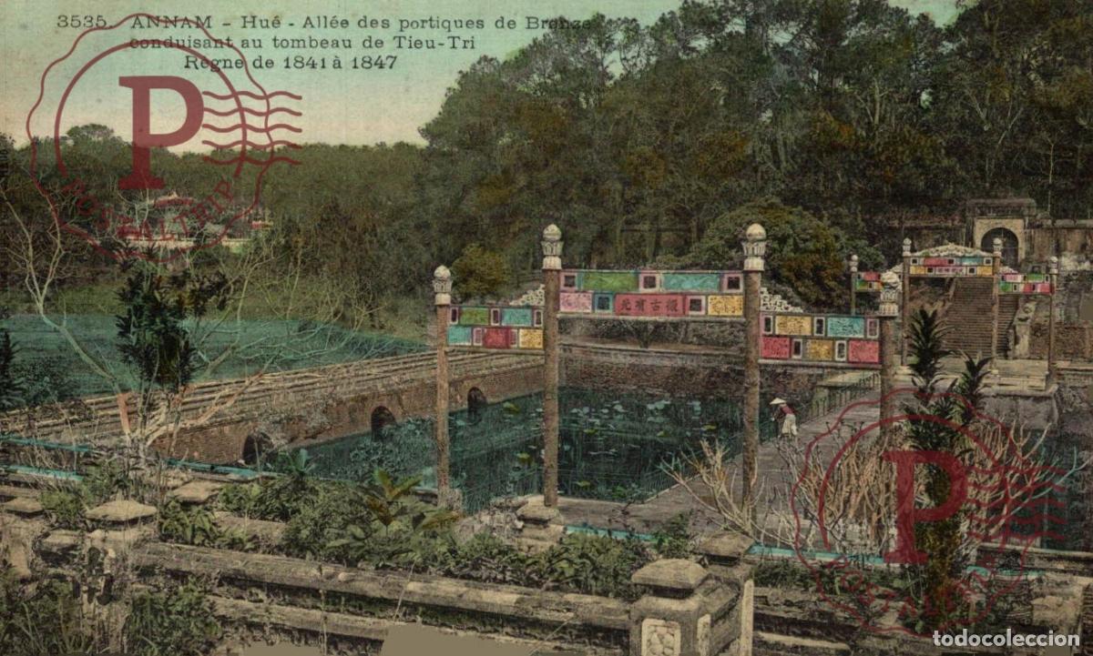 Cartes Postales: Tonkin: Annam. Hu&eacute; All&eacute;e des portiques de bronze conduisant au tombeau de Tieu-Tri ASIA ASIE IN
