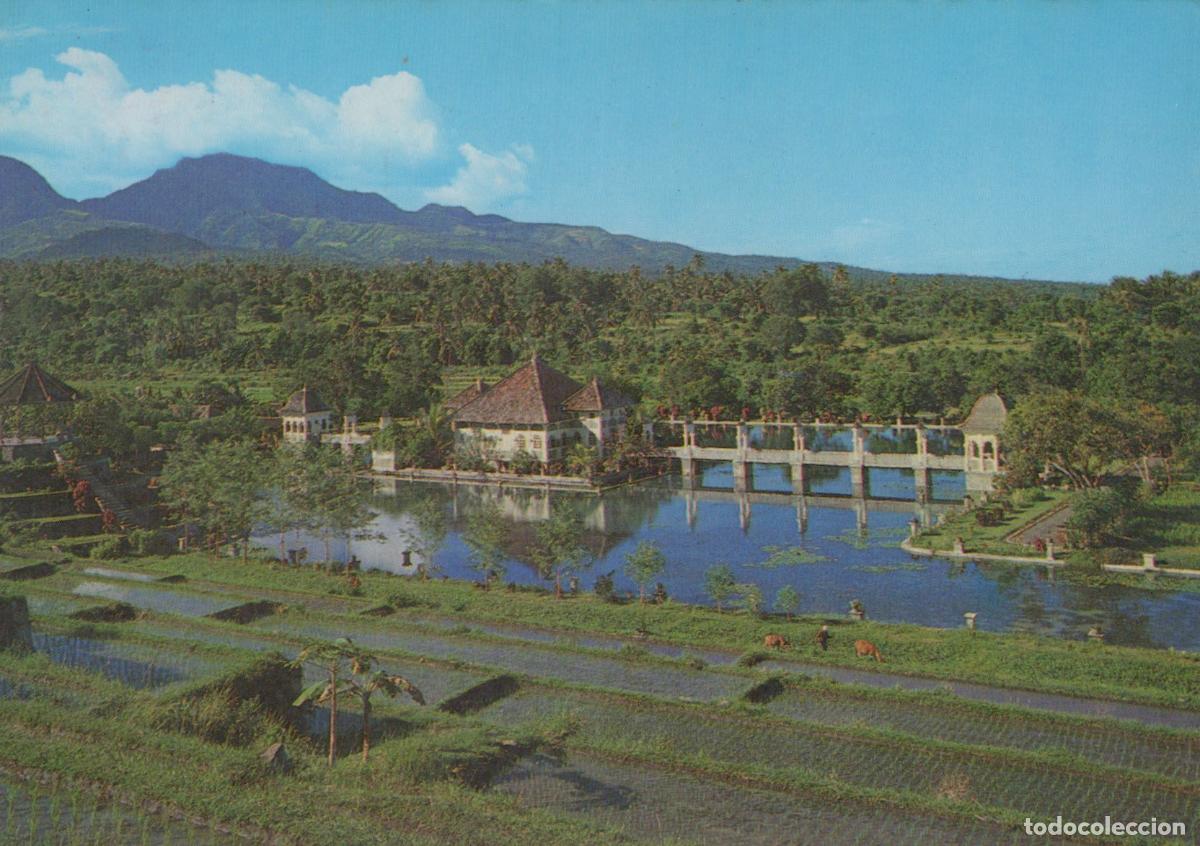 Postales: Indonesia Karangasem Ujung Water Palace With Mount Agung in Background *YAN257