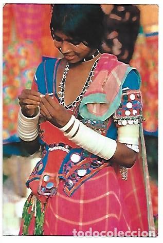 Postales: THE WOMEN OF THARPARKER IN HER TRADITIONAL DRESS.- SIND PAKISTAN