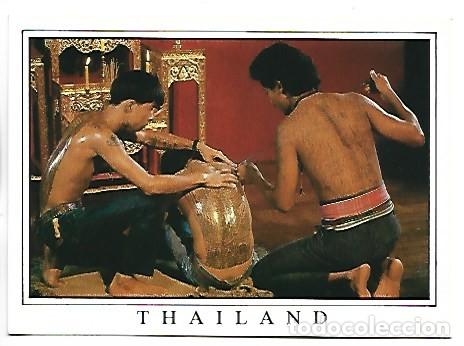 Cartes Postales: THAI MEN WHOSE LIVELIHOOD INVOLVE RISK TACKING STILL BELIEVE THE MAGICAL TATTOOS .- THAILAND