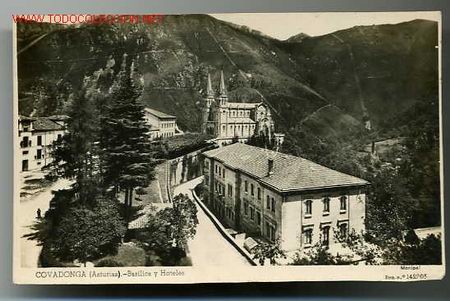 Cartoline: TARJETA POSTAL ANTIGUA DE COVADONGA (ASTURIAS) -BASILICA Y HOTELES