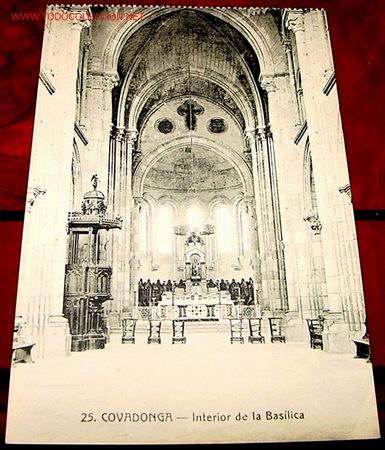 Postales: ANTIGUA POSTAL DE COVADONGA - INTERIOR DE LA BASILICA - Foto 1