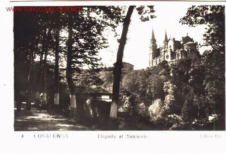 Postales: Postal de Covadonga, Asturias. Llegada al santuario.