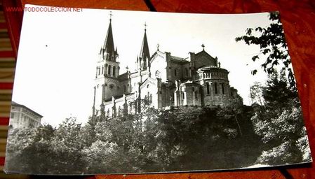 Postcards: ANTIGUA POSTAL DE COVADONGA (ASTURIAS) -CATEDRAL- ED. ARTIGOT