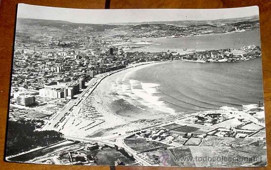Cartoline: ANTIGUA FOTO POSTAL DE GIJON - N. 11 - VISTA GENERAL PUERTO Y PLAYA - CIRCULADA.