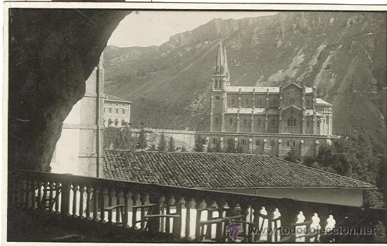 Cartoline: BAS&Iacute;LICA DE COVADONGA. POSTAL FOTOGR&Aacute;FICA.