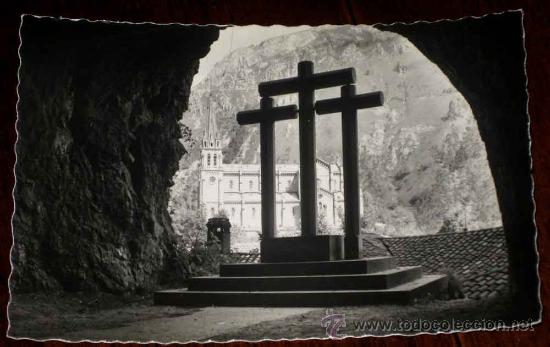 Postais: ANTIGUA FOTO POSTAL DE COVADONGA - ASTURIAS - VISTA DESDE EL TUNEL DE LA GRUTA - ED. GARCIA GARRABEL
