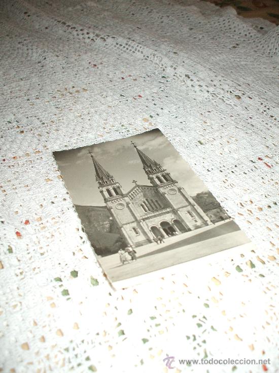 Postales: Postal Basilica de Covadonga A&ntilde;o 1961 - Foto 2