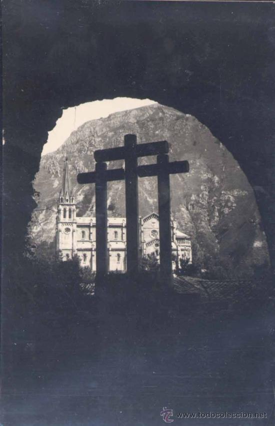 Postcards: COVADONGA(ASTURIAS).-LA BAS&Iacute;LICA, DESDE EL TUNEL DE LA CUEVA