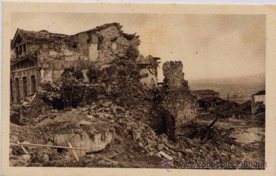 Postcards: OVIEDO(ASTURIAS).-MAGN&Iacute;FICO REDUCTO DE CASAS FUERTES, EN GLORIOSAS RUINAS