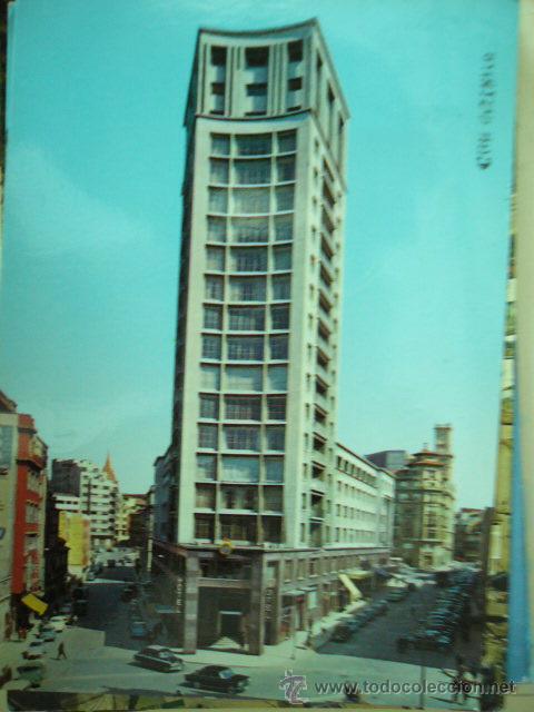 Postales: OVIEDO.  EDIFICIO LA GIRAFA.  ALARDE.  CIRCULADA. - Foto 1