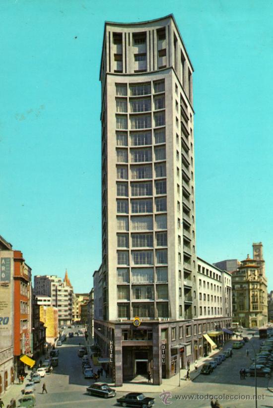 Postales: OVIEDO N&ordm; 25 EDIFICIO LA GIRAFA ESCRITA CIRCULADA CON SELLO EDICIONES ALRDE - Foto 1
