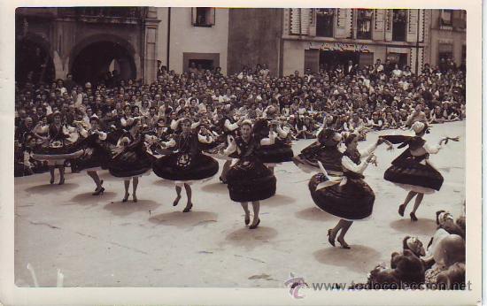 Postales: llanes bailes regionales - Foto 1
