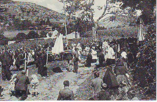 Postales: oviedo 25 una procesion en la aldea - Foto 1