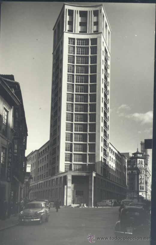 Postales: OVIEDO (ASTURIAS).- EDIFICIO &rdquo;LA JIRAFA&rdquo; - Foto 1