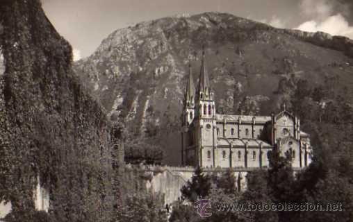 Postcards: COVADONGA N&ordm; 1 ASTURIAS BAS&Iacute;LICA FACHADA LATERAL ED. GARC&Iacute;A GARRABELLA ESCRITA CIRCULADA SIN SELLO