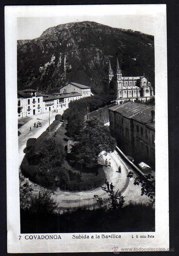 Postales: Covadonga. Subida a la Bas&iacute;lica. No circulada - Foto 1